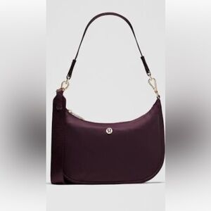 NWT Lululemon City Essentials Small Purse 3L in Black Plum